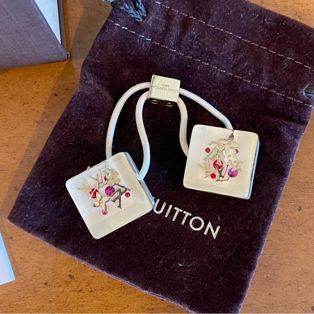 RARE Louis Vuitton LV Logo Inclusion Hair Tie Cube Accessories - Picture 4 of 5